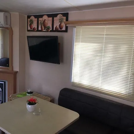 Liza Mobilehomes Razanac Кемпинг Ртина